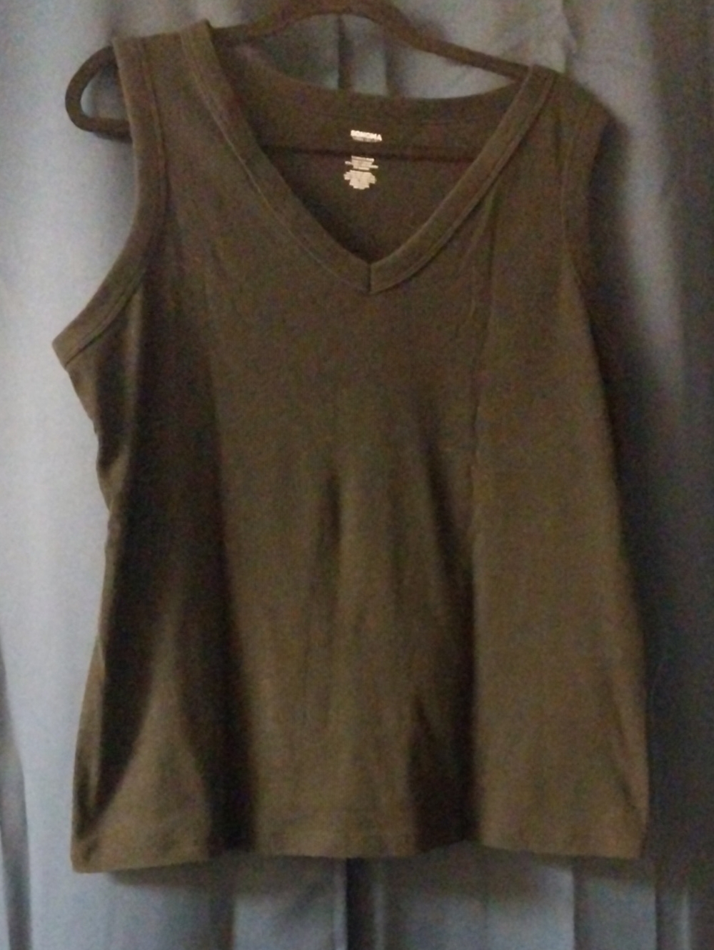 Women's Black V-Neck Tank Top - Classic Everyday Layering